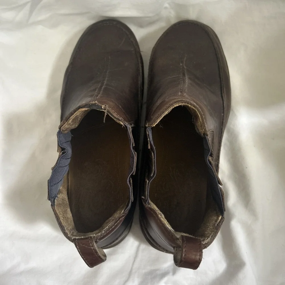 OluKai chelsea leather
